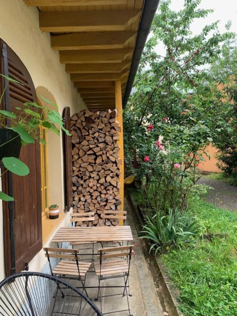 Charmant Appartement Sur Cour, Le Berlingott Bagnères-de-Bigorre Esterno foto