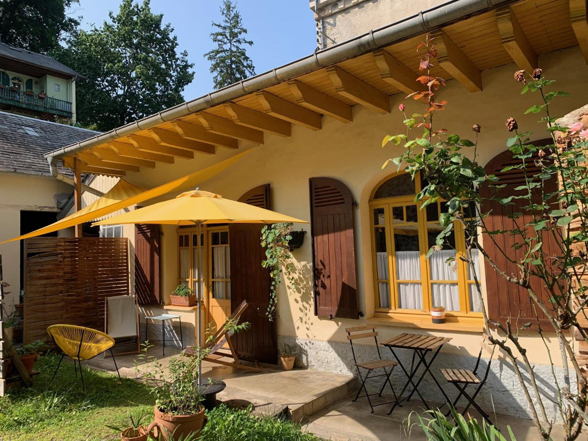 Charmant Appartement Sur Cour, Le Berlingott Bagnères-de-Bigorre Esterno foto